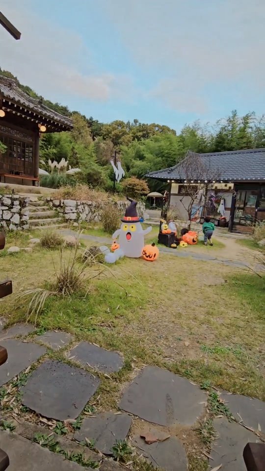 #구미카페투어 #구미가볼만한곳
#구미할로윈카페 #구미야외카페