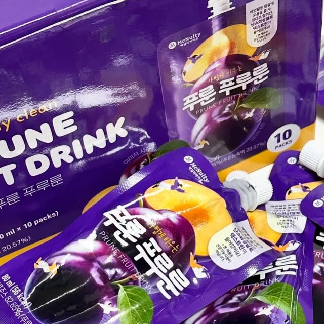 blue_po127 on Instagram: "#광고

🍇맥널티 푸룬 푸루룬

변비 직빵 급진급빠템으로 유명한 푸루룬!!
고3 시절 변비 겪으면서 한 번씩 주기오면 꼭
먹고 있어요 ㅋ⫬ㅋ⫬ 아마 여성분들은 한 번씩
드셔보셨을 거 같은데요 

푸룬 농축액+솔비톨+락추로오스+난소화성말토덱스트린이 들어가서 더 강력해진 푸루룬..🔥

푸룬을 먹으면 화장실 햇삐타임 성공인 이규가
바로 배변활동 원활에 도움을 주는 난소화성말토덱스트린가 함유되어서 그렇다고 해요!
그리고 기능성 표시 식품이라는 점‼️🫵🏻

칼로리, 당 No! 칼로리 56kcal, 당류 2.7g으로
상큼달달하게 밥이랑 간식이랑도 먹고 물이랑도 먹고 가방에 하나 쏙 챙겨서 다니기 너무 좋아요 🥰

안심할 수 있는 깔끔한 시설 HACCP 인증 획득한 제조시설에서 생산해서 더 믿고 먹을 수 있다는🤤

이거 먹으면 장이 아주그냥 깨~꿋해져버려💦💦

#광고#맥널티바이오#가볍게비우는푸룬푸루룬#푸룬푸루룬#푸룬주스#푸룬#식이섬유많은음식#푸른주스#푸룬주스효과#섬유질많은음식#푸룬건자두#쾌변#변비에좋은과일#서양자두#푸른주스효과"