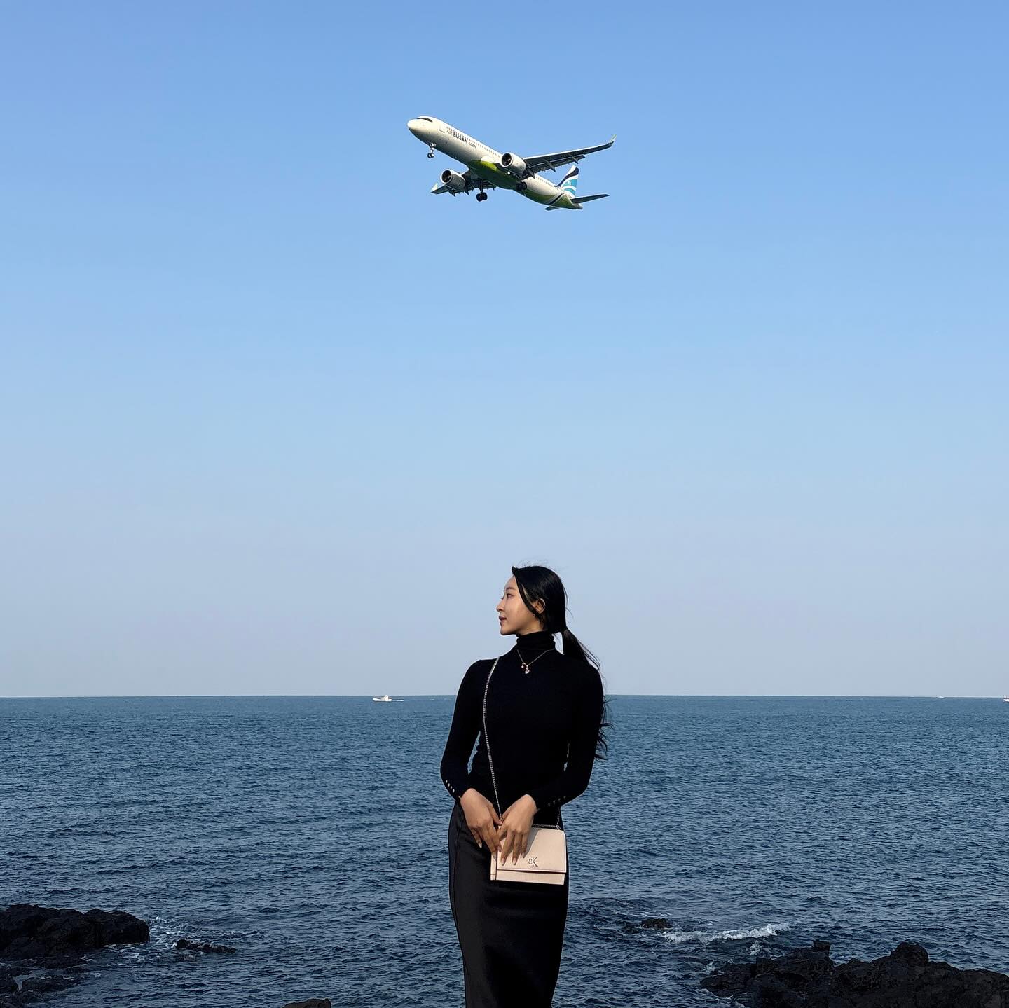 비행기랑 바다 너무 예쁜 조합:)🩵

#제주도 #제주공항