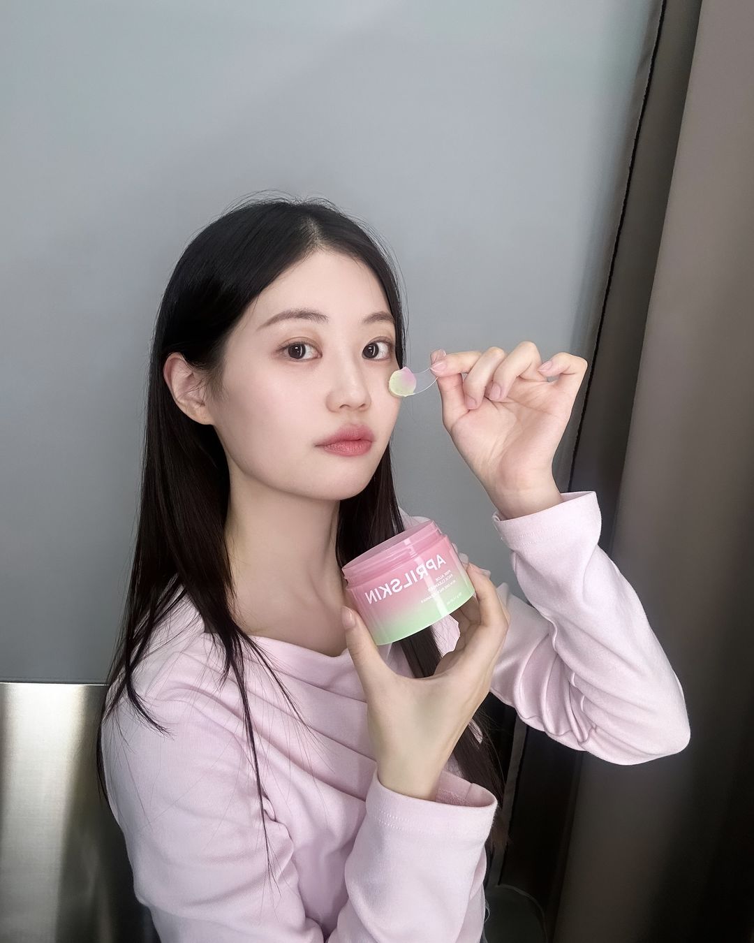 Silver S🎧ong | ad 💚PINK ALOE PACK CLEANSER🧼🩷 @aprilskin_korea 일반 알로에보다 더 높은 진정 성분의 핑크 알로에를 함유한 에이프릴스킨만의 머랭솝이 출시되었는데요,🫧 핑크 알로에,콩 스크럽,수분 성분을 함유한… | Instagram