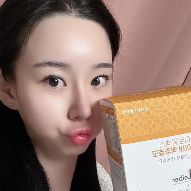 🐶🐕 on Instagram: "#광고 

[YDY뉴트리션] 파이토알엑스 라이버맥주효모

💛 요새 날씨도 점점 추워지고 피부도 건조해지고 두피도 건조해지는거같아서 두피에좋은 맥주효모+비오틴이 같이 있는 제품으로 알아보게됬어요😀

💛 한 포에 맥주효모가 3,000mg  함유되어 있어서 간편하게 한포로 영양가득 섭취할수있어요 ㆅㆅ 

💛 제일 좋았던점은 직장인들은 바빠서 제때 챙겨먹는게 힘들수도 있는데 이건 먹는 시간이 따로 정해져 있진 않아서 하루 중 가장 먹기 편한 시간대에 챙겨먹으면 되서 너무 좋아요 

💛 	다이어트로 영양결핍 증상이 나타나는 분 이나  나이가 들수록 빠지는 영양을 채우고 싶은 분 그리고 불규칙한 식습관을 가지신 분 추천드려요😄

📌라이버맥주효모 구매처 링크 : https://bit.ly/48a2TWw

.
.
.
.
.
.
.
.
.
#광고#맥주효모비오틴#맥주효모먹는법#맥주효모영양제#맥주효모단백질#맥주효모효능"