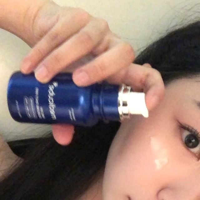 @yxxyeji on Instagram: "#협찬 모공 명가 메디큐브에서 모공 대란템, ‘액소좀샷 모공 앰플 2000’이 한정판 에디션으로 출시되었어요 - ! 본품 1개와 미니 앰플 4개로 이루워진 대용량 패키지라서