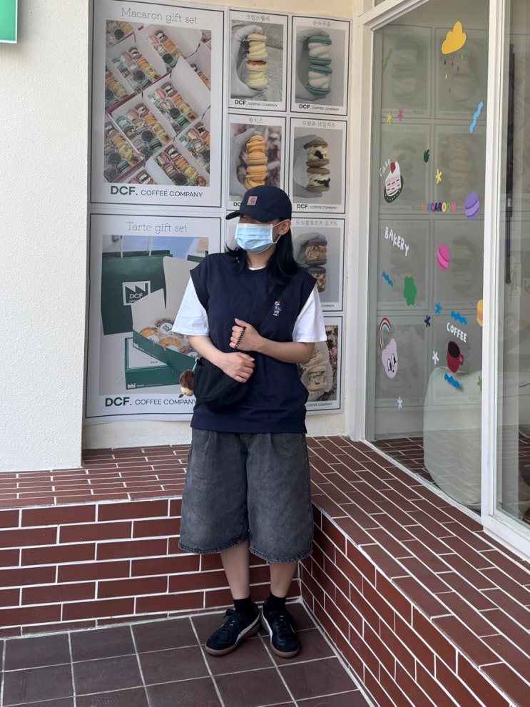 솔리드 워싱 핀턱 버뮤다 데님팬츠 남녀공용 와이드한 핏으로💙
