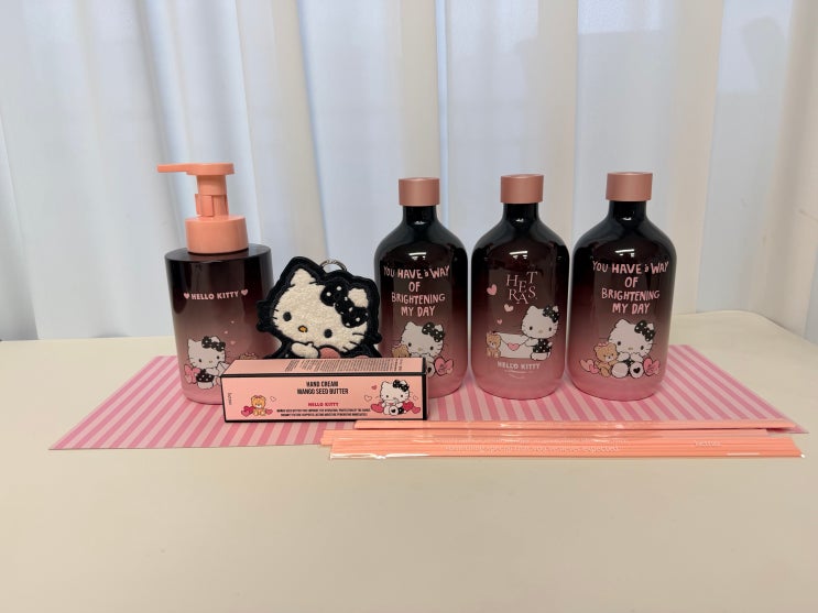 헤트라스 X 헬로키티 콜라보 블랙 리미티드 에디션 , 집들이선물로 좋아 !