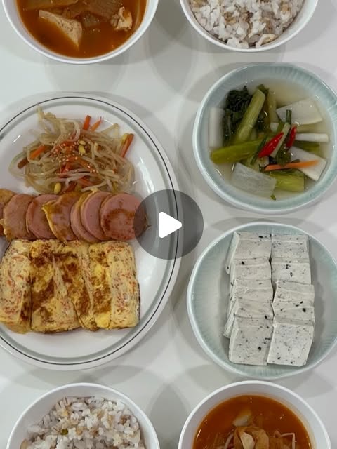 🕌 주주남매맘 헤디니 월드 🕌 on Instagram: "햐 경상두부 콩물 진챠루 맛있어 💧_💧 진하고 고소하고 꾸덕 담백 다하는 콩물 주아가 엄마는 콩물이 그렇게 좋냐구 ㅋㅋㅋ 너