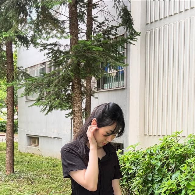 @hello_oooooj on Instagram: "와이드핏 버뮤다 데님팬츠 처음 입어봤는데 ㅎㅎㅎ
이거 다들 어떻게 이쁘게 입어요?? 어렵다 🤪

#광고#STANDARDERROR #Denim #DenimPants #Pants#스탠다드에러#데님#데님팬츠#와이드바지#바지#바지추천#워싱팬츠#남여공용팬츠#와이드팬츠#데일리룩 #버뮤다팬츠 #버뮤다 #반바지 #데일리룩 #바지추천 #DenimPants"