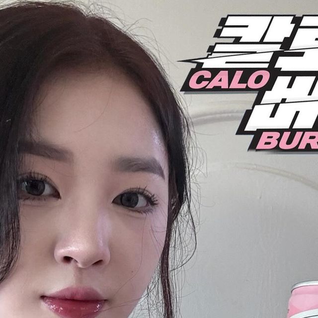 믄빈 on Instagram: "#광고 🏋🏻맥널티 칼로버닝 프로틴 스파클링🏋🏻 질리지 않는 단백질보충제를 찾으시나요?! 달콤한 복숭아맛과 상큼한 오렌지맛 두가지가 있습니다! 제로 슈가며 40칼로