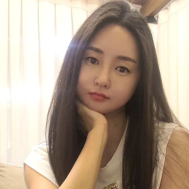 hye_vely0210 on Instagram: "#광고 #소연골 콘드로이친 프로테오글리칸🐂 

50이 다되가니 젤 먼저 신호가 오는 곳이 무릎;;;;;🦵
1일 1회 2정 물과 함께 먹거나 물에 녹여 드심 되어요~간단하죠?^^ 

인간의 연골과 가장 유사한 소연골~~
소연골콘드로이친으로 관절 챙겨볼께요~^^💕💕💕

✔️프리미엄 소연골 분말 100%
✔️콘드로이친 황산 1,980mg함유
✔️프로테오글리칸 158.4mg + 2형 콜라겐 792mg
(2형 콜라겐을 동시에~)
✔️TSE/BSE 정부인증완료
(철저한 품질관리, 건강한 소의 연골만을 추출)
✔️체내 흡수율 UP 저분자 효소처리공법
(뉴트리너스의 기술력, 저분자 효소처리 체내 그대로 흡수율 UP)
✔️소연골추출물 전문제조사 인도Bacto Chem사의 원료사용
(전세계의 몇 안되는 소연골 추출물 전문 제조사)
✔️화학첨가물, 부형제9無
(몸에 해로운 화학부형제 첨가X 검증된 원료만 사용) 

#상아제약#소연골콘드로이친#콘드로이친#소연골"