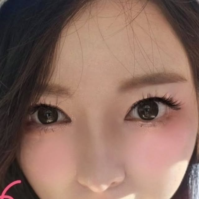 김리뷰 on Instagram: "#광고 🛍올리브영 투에이엔 털이 🛒 ✨ 봄이니까... 각 제품별 장점 FLEX 💄 포켓 코튼 블러링 스틱 (베리밀크 코튼피즈) ✔ 부드러운 블러링 텍스처로 각질 부각 없이 보