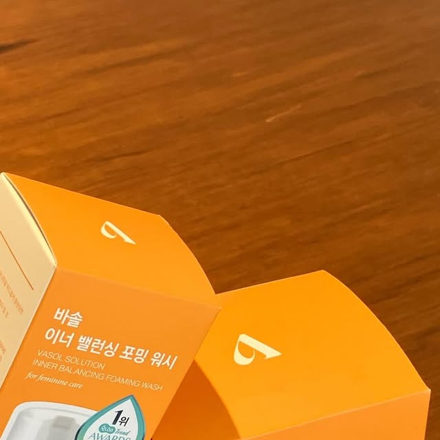 민큠의 대외활동 -ˋˏ * ٩( ◡̉̈ )۶ * ˎˊ- on Instagram: "바솔 아직 안 써보셨나요? 무려 W케어 18관왕, 누적 판매량 50만 병 돌파! ’이너 밸런싱 포밍워시‘는 이미 많은 분들이 인정한 Y존 필수