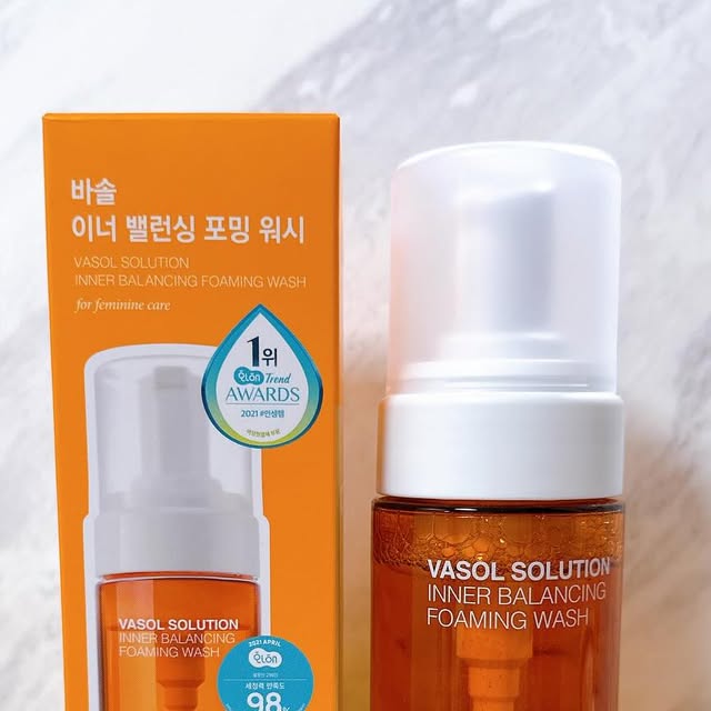 life_gray on Instagram: "#광고 . 바솔 이너밸런싱 포밍워시 . 바솔 여성청결제를 사용한 지 벌써 몇 달이 지났어요! 이 제품이 얼마나 유명한지 다들 아시죠? 무려 W케어에서 18관왕을 차지하고, 누