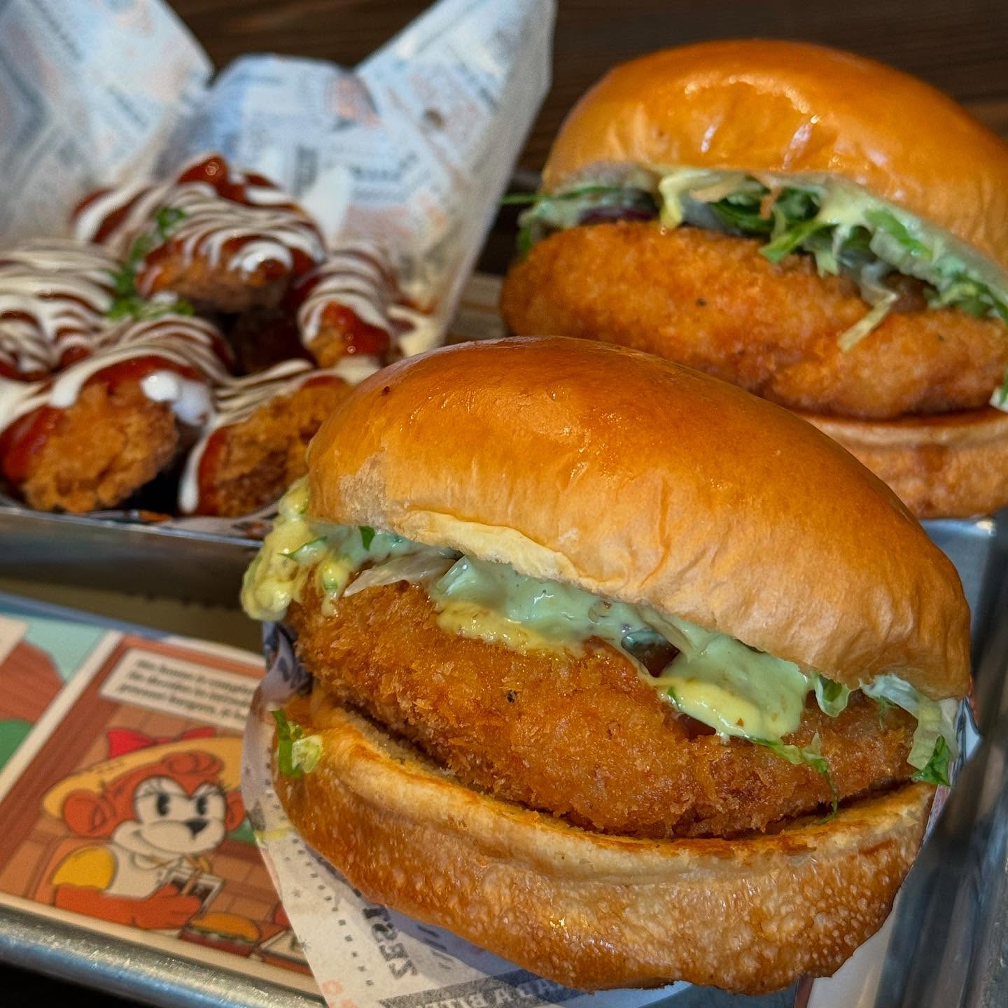 💬 내 최애 새우버거는 제스티살룬🍤🍔💛 너무마시써!!!!

📍제스티살룬 ⭐️⭐️⭐️⭐️⭐️

📋
와사비 쉬림프 버거 11,300원
핫 치폴레 치킨텐더 7,300원

🗺️
서울 성동구 서울숲4길 13 1층 제스티살룬