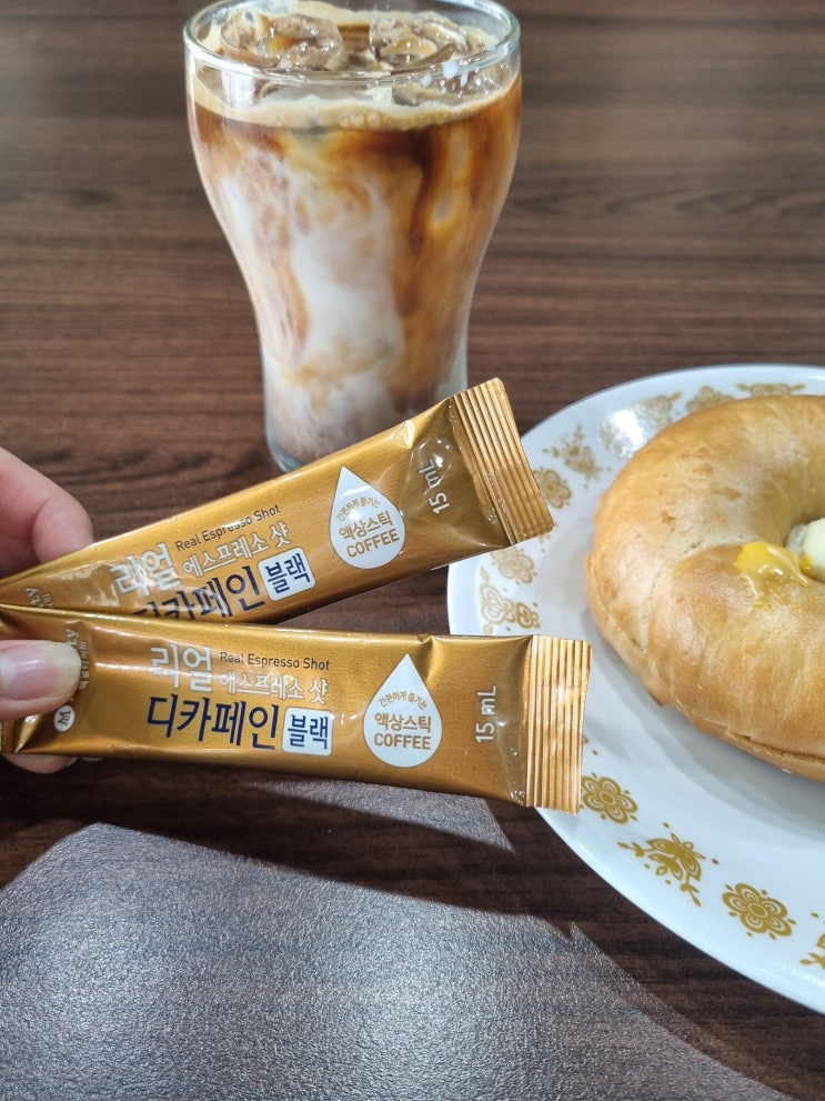 카페인 걱정없는 맥널티 리얼에스프레소 샷 스틱으로 간편하게 커피즐기기