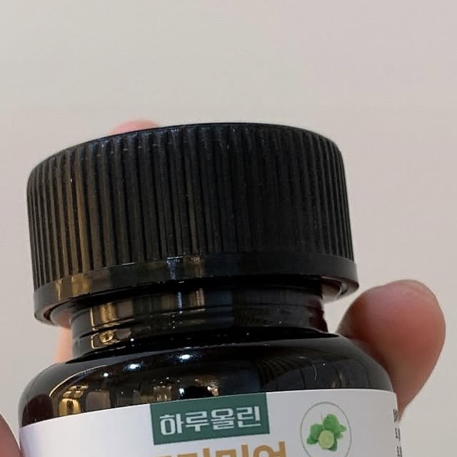 제령 on Instagram: "#광고 @haru.olin 
나를 지치고 힘들게 하는 다이어트....
건강하게 먹는게 참 어려운ㅜㅜ
그래서 하루올린의 도움을 받기로 했어요!
식전 하루 한 알!!
베르가못 9,000mg + 모로오렌지 10,800mg ෆ 
특히 나같은 빵수이라면!! 주목 !!
지중해식 시단의 핵심이 건강함의 비결 ◡̈ 

건강하게 몸매 관리하고 있은 분?
체중관리에 고민인 분!
기름진 인스턴트 좋아하는 분!!!
집안일 또는 육아로 식단이 어려운 분,,

하루올린이 도와줄거에요 ෆ 

#고함량 #다이어트 #체중감량 #지중해식단 #건강관리 #베르가못추출물 #베르가못폴리페놀 #체지방관리 #체중관리 #하루올린 #베르가못 #모로오렌지"