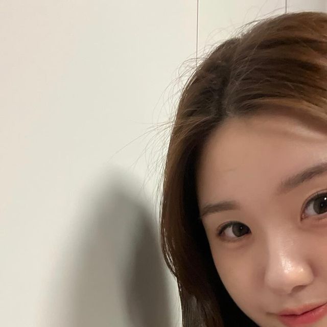 하연 on Instagram: "#광고 @aprilskin_korea 

에이프릴스킨 핑크 알로에 머랭 솝 🫧🎀
클렌징, 진정, 스크럽, 수분케어까지 한번에 할 수 있는 제품이에요 !
내장 스파츌러로 덜어내고 가볍게 세안만 했는데도 피부결이 정돈되더라구요 🤍
지금 에이프릴스킨 공식몰에서 구매 가능하다고 하니 다들 간편한 클렌징하러 가볼까요 🛍️ 

📌https://aprilskin.com/product/detail.html?product_no=1304
.
.
#에이프릴스킨 #aprilskin #핑크알로에 #머랭솝 #클렌저추천 #폼클렌저 #폼클렌징 #폼클렌징추천 #클렌징폼 #클렌저 #알로에 #알로에클렌저 #피부진정 #피지 #폼클렌저추천 #각질제거 #저자극클렌저"