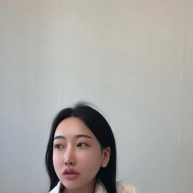 써은 on Instagram: "#광고 #임피엘 #impiel @impiel.korea 트러블 케어 1위 여드름앰플 브랜드 임피엘의 #벨벳수분크림 #임피엘수분크림 출시되었어요🤍 벨벳처럼 부드럽게 피부에 착 붙는 수분 장벽