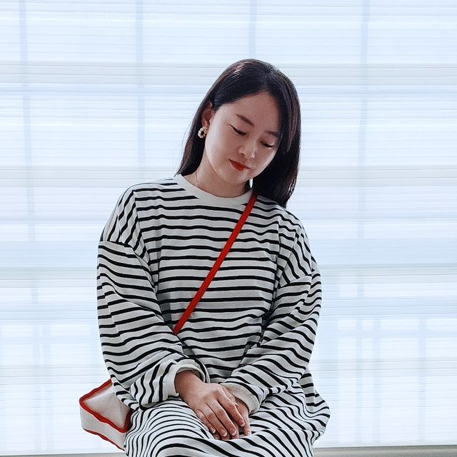 행복한 사막여우 | 책추천, 리뷰, 일상, 육아 on Instagram: "#광고 🙂 예뻐서 샀는데 꽉 껴서 불편하고, 소재가 거슬려서 잘 안 입게 된 옷이 많은데요~ #우아글로벌 롱원피스는 넘 편해서 자꾸