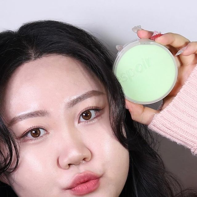 쏘잉 ssᴏɪɴɢ✨ on Instagram: "#제품제공 💚 자연스러운 결광이 매력적인 에스쁘아의 비내추럴쿠션이 봄처럼 싱그러운 그린컬러를 입고 그린블라썸 에디션으로 돌아왔어요💚🌸 비내