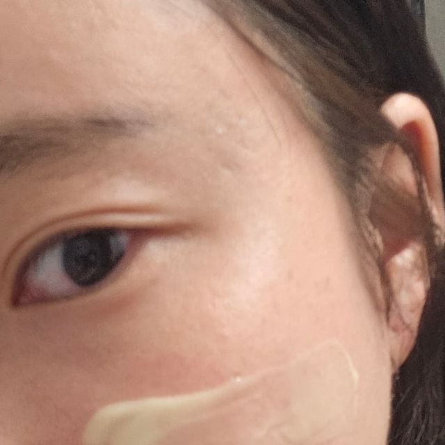 소정❣❣ on Instagram: "#광고#홀스킨 신제품!🌈 청정화장품이라 안전하게 사용할수있어요💕 바르자마자 촉촉 하게 막이생긴기분 이였습니당! 미백과 주름에 도움을준다고해요. 바르고지켜
