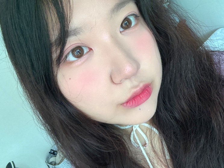 💗 에이치 "애교살 스텝 팔레트"로 눈확장 메이크업을 해보자!