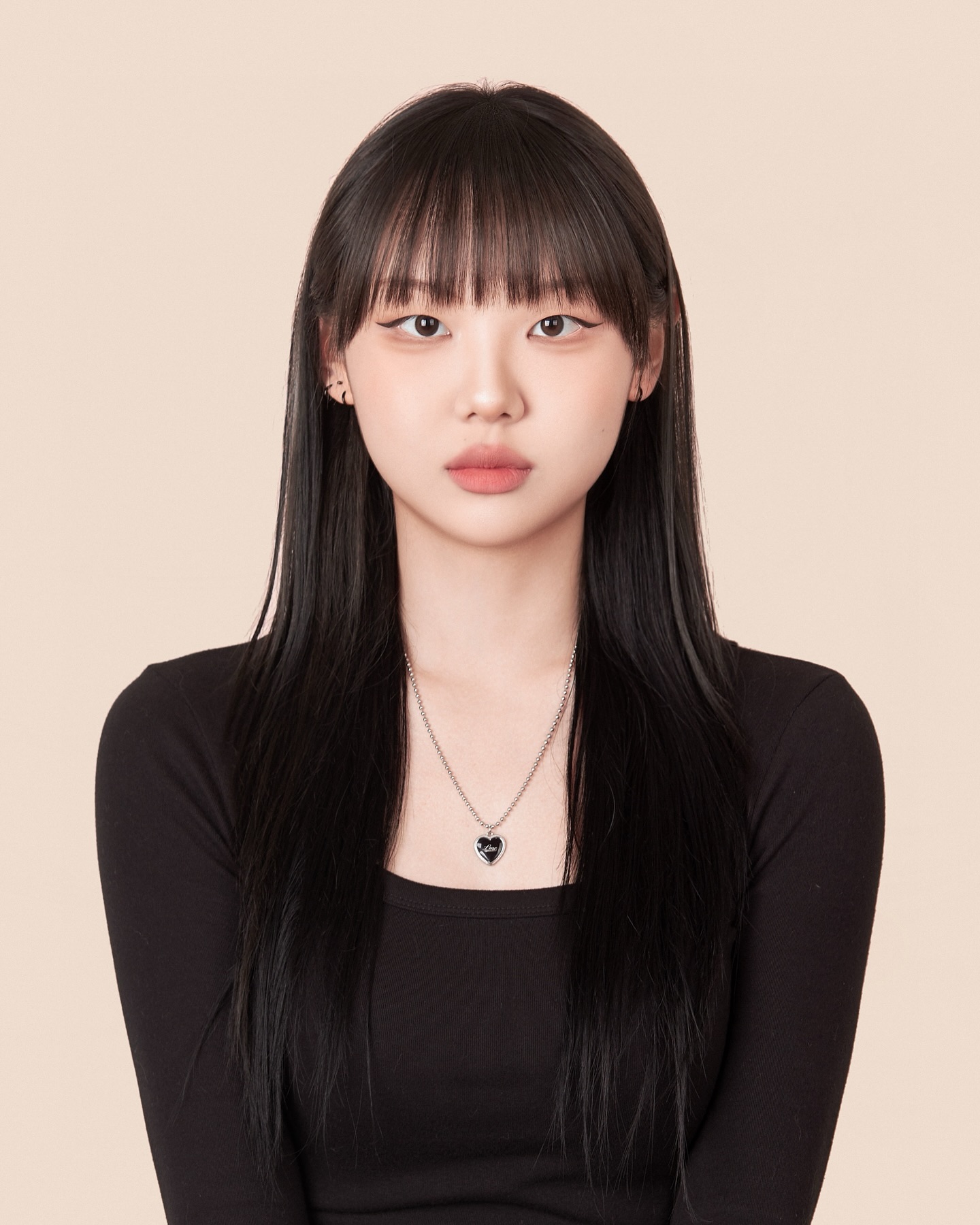 학생 신분으로 찍는 마지막 증명 사진
#뮤트룸