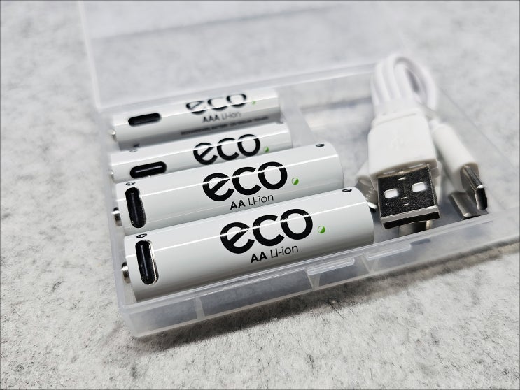 C타입으로 간편하게 충전하는 에코닷 USB C충 건전지