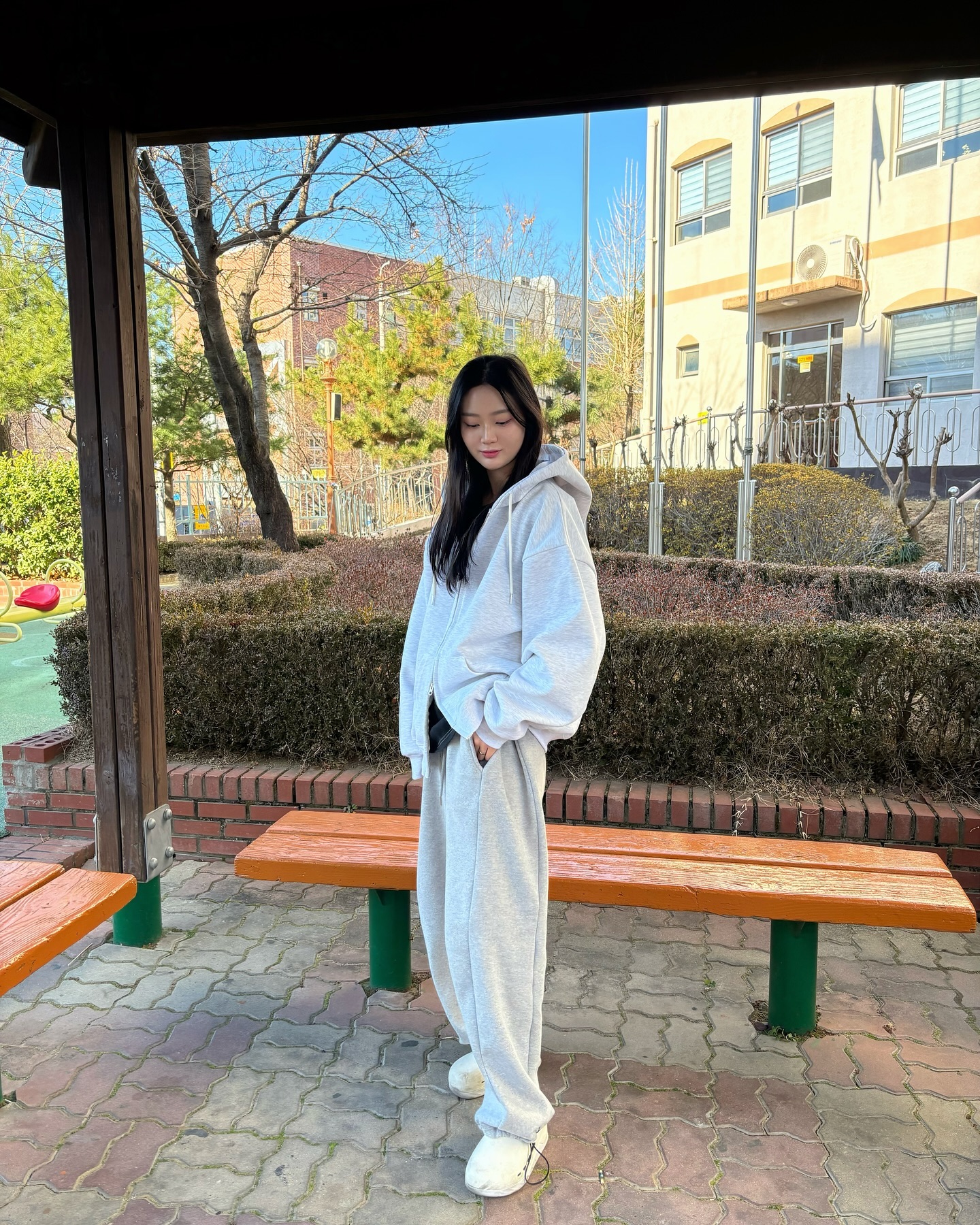 #글램디아 #뮤즈 #1기

이 바지 세상 따땃해 ෆ 
와이드한 핏도 딱 예쁘구 재질도 넘 좋아💗
와이드인데 스트링으로 핏 조절도 된다규

#와이드팬츠 #추리닝 #트레이닝팬츠 #트레이닝복코디 #와이드핏 #기모팬츠 #스트링팬츠 #데일리룩 #데일리룩코디 #ootd