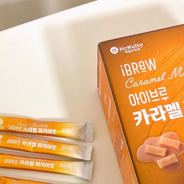 𝗛𝗔𝗢𝗡(*ᴗ͈ˬᴗ͈)ꕤ*.ﾟ on Instagram: "#협찬 @mcnulty_official 육퇴 후 하루 마무리는 달달하게☕️🤎 달콤한 맥널티 아이브루 카라멜마끼아또로 하루의 피로가 싹- 가끔 당 떨어질땐 카라