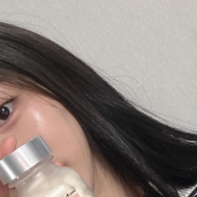 승연 on Instagram: "탄 피부 복구☀️ 100% 캐나다산 프리미엄 연어콜라겐 믹스콜라겐이 아닌❌ 100% 단일 어종 연어콜라겐 프리미엄 연어콜라겐 혼합분말 36.3% 꼼꼼히 설계한 부원료(글루타치온