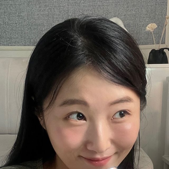 비비엔 ღ on Instagram: "#광고 @Julieschoice_official 맛있는 레몬에이드 먹으면서 피부 광채까지 챙길 수 있어서 좋은 #비타글로우#하이글루타치온C ! 톤,결,광 한번에 잡는 광채스틱이라