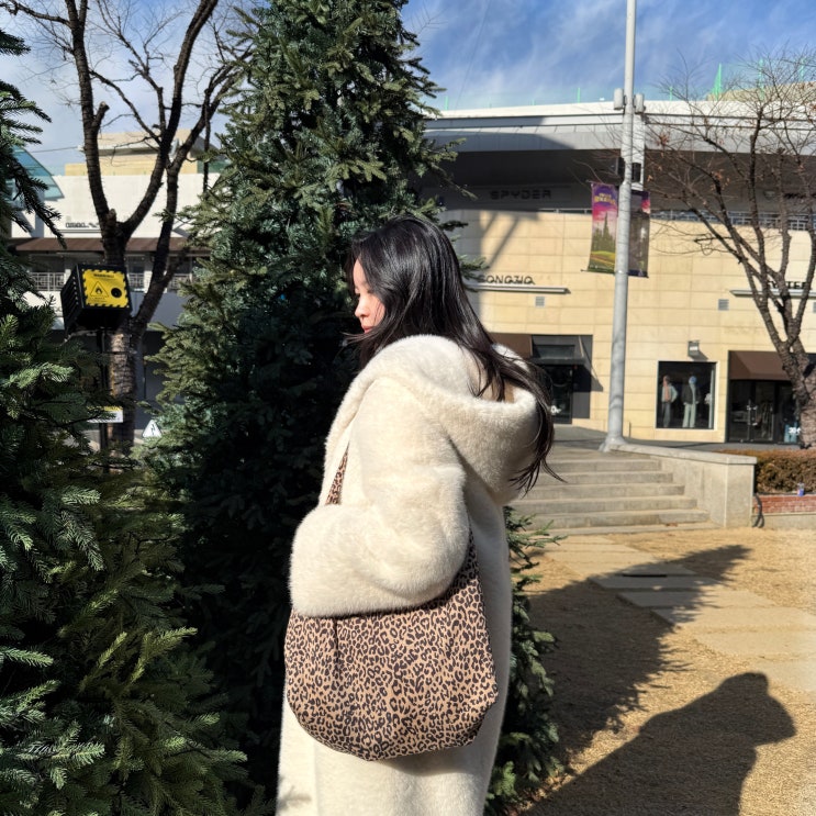 가성비 좋은 오사와 레오파드 숄더백 겨울룩에 힙하게 포인트 주기