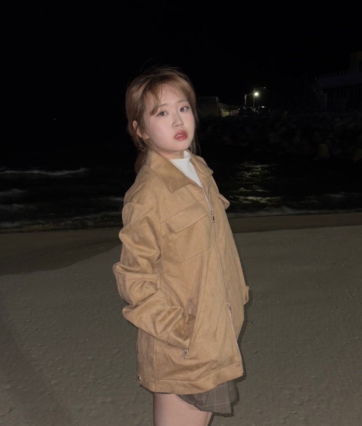 [OOTD] 미니멀한 무드 ! 아이러니포르노 스웨이드 자켓 코디 후기 | 봄 간절기 코디