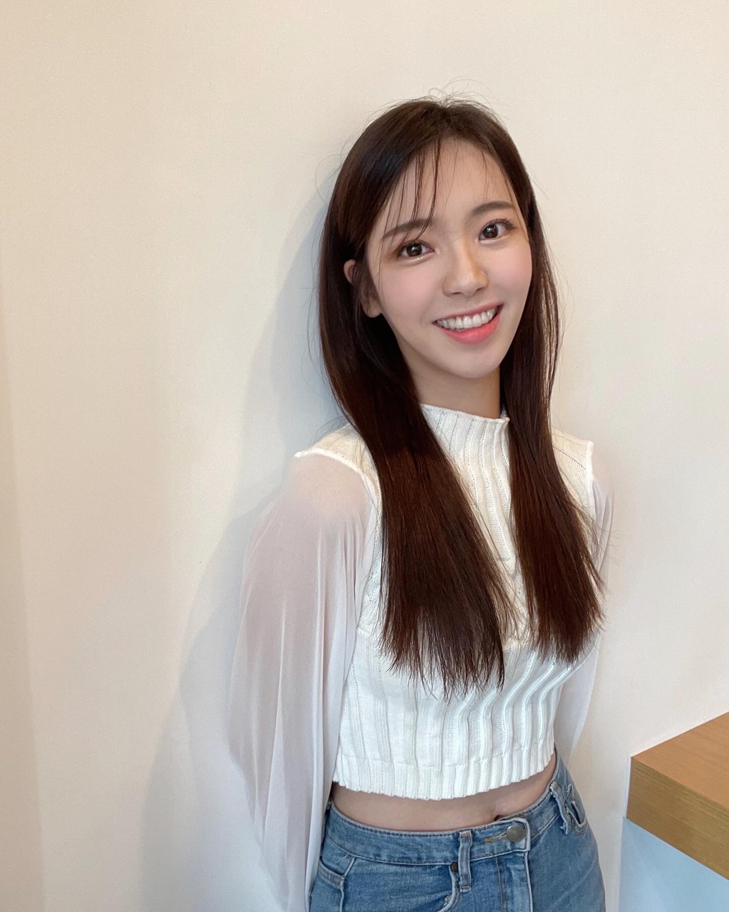 건조한 피부🌸올리디아 콜라겐으로 채우기 
겨울되니까 건조해서 피부가 난리였는데
올리디아로 완전 애기피부❤️
저녁 늦게까지 하는 피부과는 처음인데
야간진료 해주신 덕분에 퇴근하고 피부관리 받으면서 
꿀잠 자기 
.
.

.
.
.
.
.
.
.
.

스킨부스터로 피부 탄력이랑 볼륨 
두 가지 다 챙기기 넘 좋은 올리디아 체고
#왕십리피부과 #왕십리역피부과 #왕십리스킨부스터 #왕십리콜라겐부스터 #365다움의원 #365다움클리닉 #올리디아 #스킨부스터 #올리디아콜라겐 #olidia #콜라겐부스터