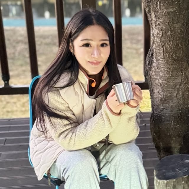빛나는승현✨️ on Instagram: "#광고 CLEM올인원 드립세트🫖☕️
미니멀한 아웃도어 브랜드 크레이지 아웃도어에서 개발된 올인원 드립세트✨

가벼운 캠핑을 위한 선택🎄⛺️🎄
@clem_crazyoutdoor

주전자를 열면 드립퍼.그라인더.컵2개까지
짐은 줄이고, 실용성.활용성은 챙겨간다🚘⛺️🫖☕️

✔️원두 갈아서 드리퍼에 올리고☕️
✔️종이 필터 없이 간편하게 드립하고✨
✔️때로는 미니 냄비로 간단한 요리도 가능하고🍜

고민하는 시간이 아까웠어요☕️
✨종이 필터 필요없이 느낄수 있는 깊고 진한 맛✨
우아하게 카fㅔ라tㅔ🤍

#clem#감성캠핑#커피드립퍼#캠핑주전자"
