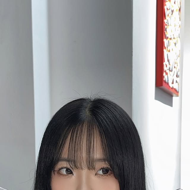 가은(가으닉) on Instagram: "#광고 봄 메이크업은 역시 투에이엔 💕 핑크핑크한 메이크업으로 남녀노소 취향저격 해버리기 ..💓 오늘 메이크업 🎀👛🩷 블러셔 - 쥬시피치 섀도우 - 버블검 하