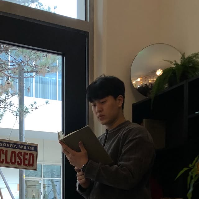 남매가 추천하는 코디모음.zip | 무신사 코디모음 남친룩 패션 on Instagram: "@standarderror_official #제품제공 개강할 때 입기 좋은 바지 찾고있으면 스탠다드에러는 어떤가요?? 터치감이 부드럽고