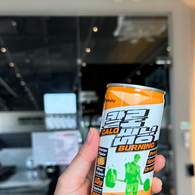 술만나는부엌 on Instagram: "#협찬 @mcnulty_official 산책하러 나갈때도 챙기고 운동갈때도 챙기고🏋️‍♀️💪🏄‍♀️ 얼음만 챙겨 나가서 따라 마시면 운동 끝날때까