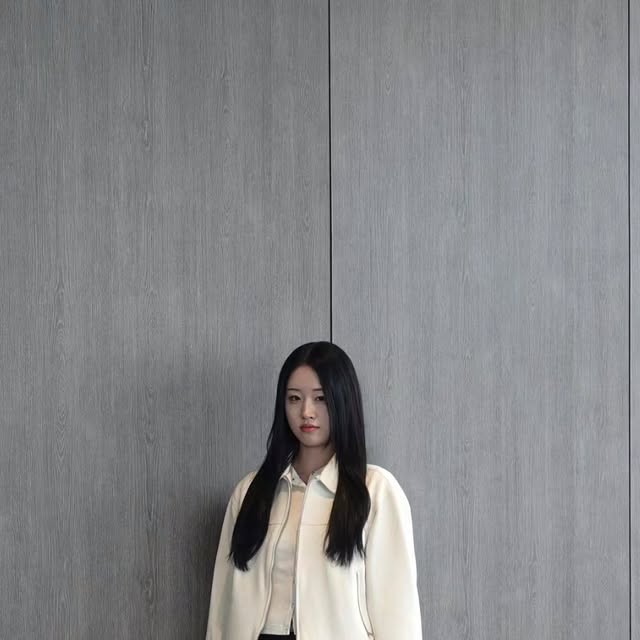이젼 on Instagram: "협찬
아이러니포르노화이트라인 (IRONYPORNOWHITELINE) 86-IRO237 바이커 칼라 스웨이드 자켓 아이보리 M사이즈
바이커 칼라에 투웨이 지퍼로 활용도 높은 아우터 🤍
미니멀한 디자인에 가벼운 무게감으로 편안하게 착용하기 좋아요 🚶🏻‍♀️
⠀
⠀
⠀
⠀
#아이러니포르노화이트라인 #IRONYPORNOWHITELINE #남여공용자켓 #자켓 #레더자켓 스웨이드자켓 아우터 스웨이드 데일리룩 자켓추천 JACKET LEATHERJACKET SUEDEJACKET アウター レザージャケット スエードジャケット デイリールック"