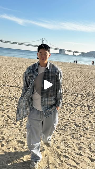 @imnuunm on Instagram: "#협찬 #제품제공 #스탠다드에러  #STANDARDERROR #남여공용셔츠 #셔츠 #셔츠추천 #긴팔셔츠 #오버핏 #체크셔츠 #간절기셔츠 #Shirt  #CheckShirt  #Long-Sleeved Check Shirt

체크 무늬와 그냥 전체적인 패턴과 색감 무조건 합격 너무 좋고 너무 예뻐요 ㅠ 최고 셔츠로 자리 잡겠습니다"