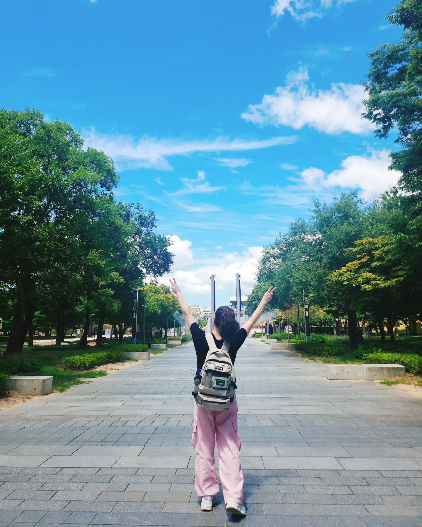 하늘이☀️ 끝내줬던 경주여행❤️
딸내미랑 둘이서 뚜벅뚜벅  경주를 누볐던 날👣👣👣
꼭 다시가보고싶은 경주엑스포공원🏞
#경주여행
#뚜벅이여행 #경주엑스포공원
#제대로신나심