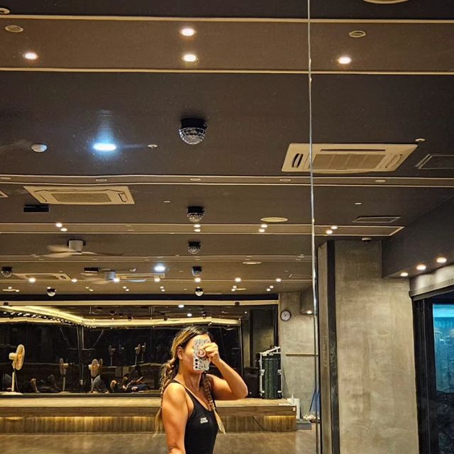 🌺운동하는 제시카🌺 on Instagram: "#협찬 운동전 에너지 부스트 파워업!! 에너지 볼트 복분자 레몬에이드맛!!ㅎㅎ 일단 맛있는 부스터!! 🧆과라나 천연카페인 150mg 🦪L-아르기닌 1500mg 🔥L-카