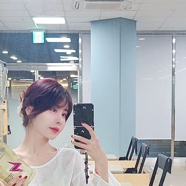 𝕪𝕠𝕦𝕟𝕘ੈ ✩‧₊˚ 𝘐𝘚𝘛𝘑 on Instagram: "#광고 @energyshop_official 천연 복분자와 레몬을 담은 건강한 #운동전부스터 소개드려요;) 무려 1년 6개월의 배합 끝에 만들어진 #에너지볼트