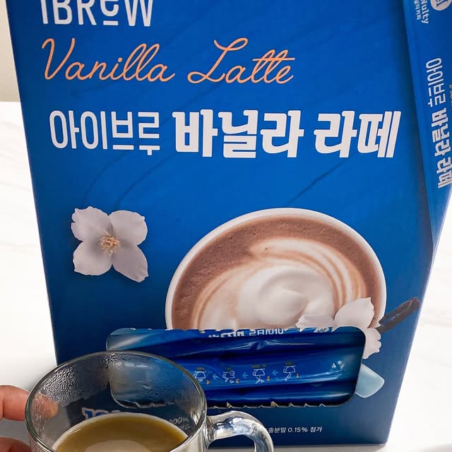 르미 on Instagram: "#광고 맥널티 아이브루 바닐라 라떼 ☕️ 출산 후 당이 매일 떨어져서 달달이는 필수! ✨ 아이브루 바닐라 라떼 한 잔 딱 타서 먹어주면 달콤함이 딱 들어오며 기분이 좋아
