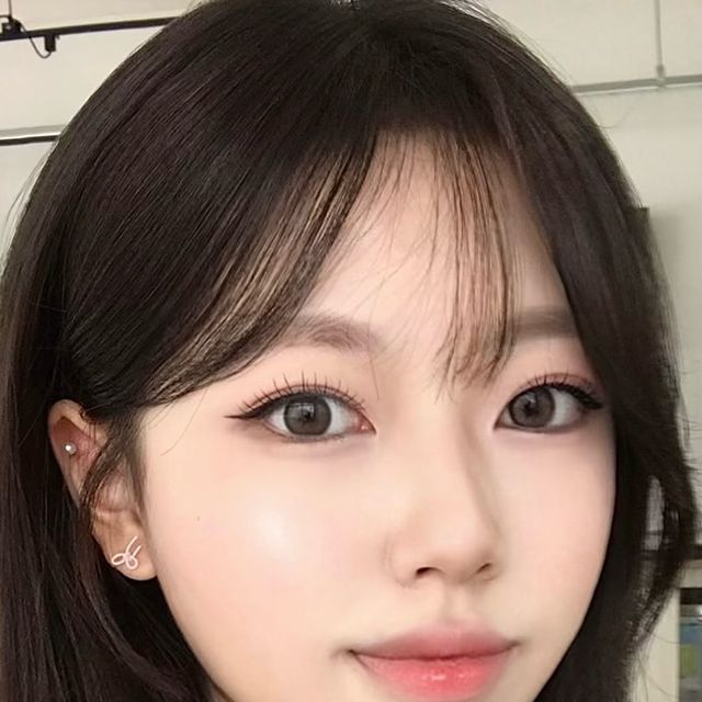 김덕윤 on Instagram: "@i_dollens @idollens.kr"