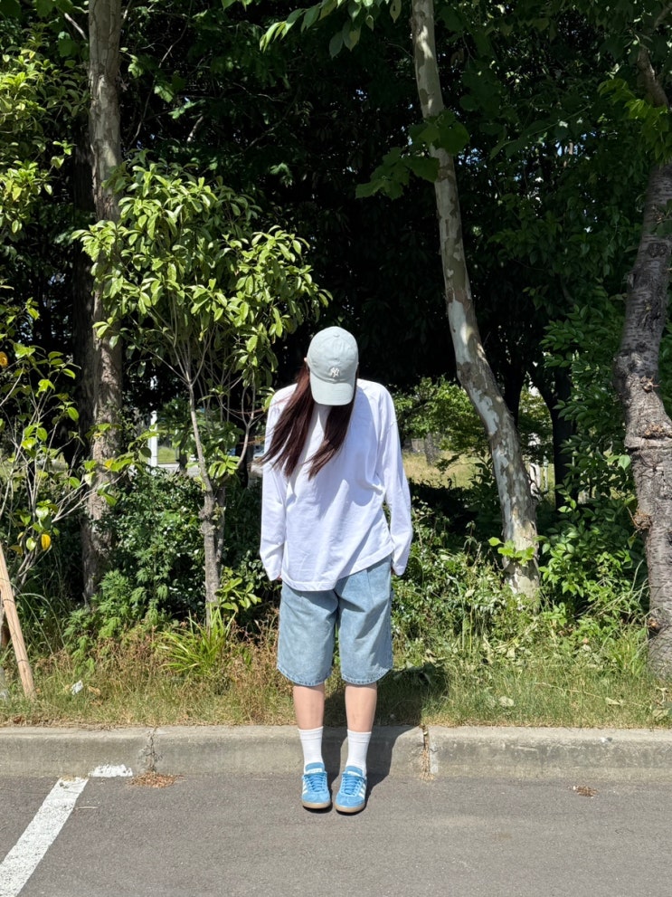 스텐다드에러 버뮤다팬츠 데일리룩으로 딱 연청 청바지