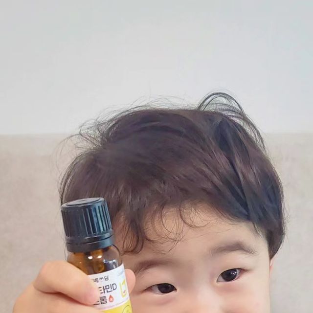 🌷허밍🌷 on Instagram: "#광고 어이~ 비타민 한 방울 어때? 😎 약병에 약먹는걸 제일 좋아하는 워니쓰 덕분에 비타민 먹이기는 너무 쉽다는거>_< 유산균이랑 비타민이랑 약병에 담아 물
