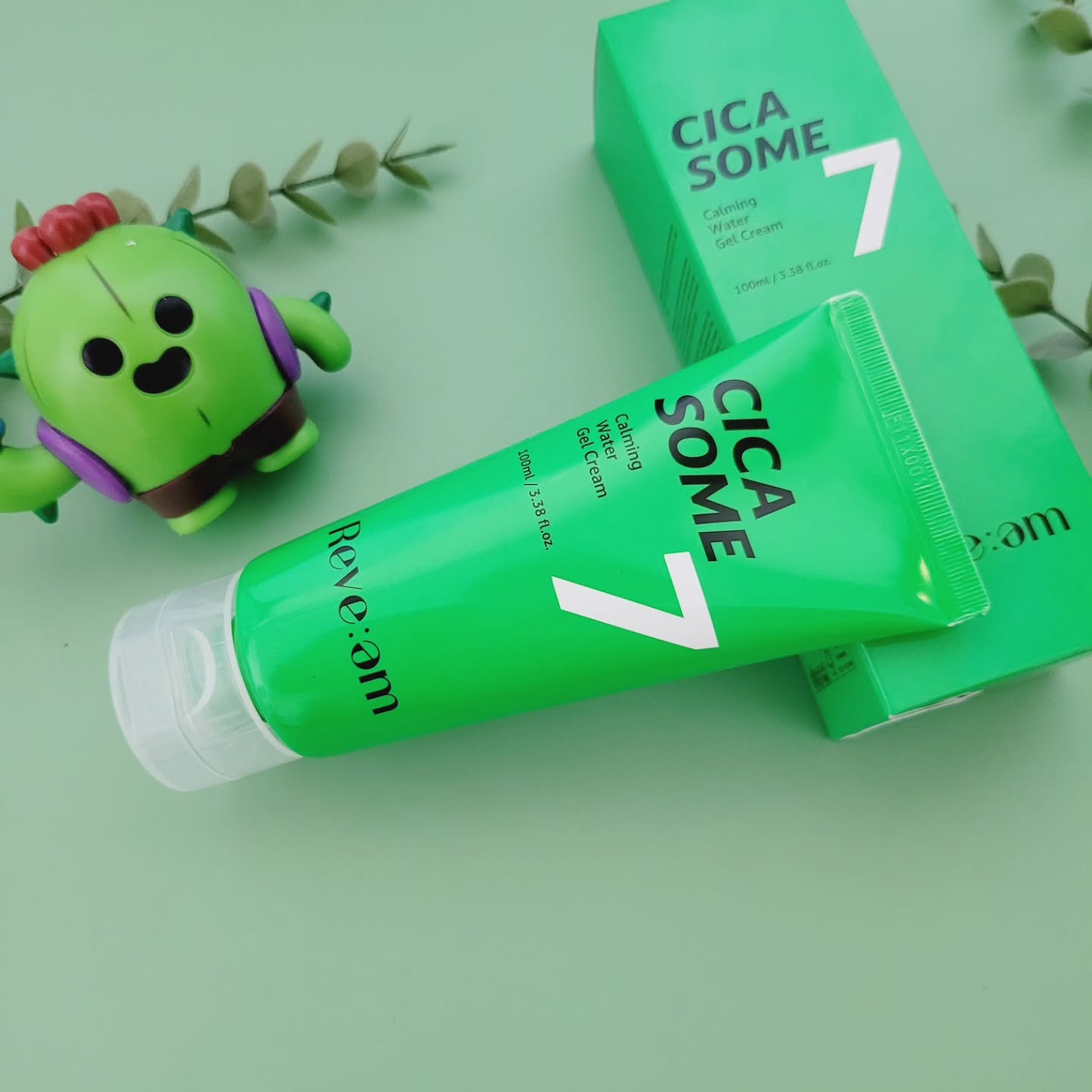 #할인구매 reve_am_official #리브엠시카좀카밍워터젤크림 #리브엠시카좀젤크림

겨울 뿐 아니라 사계절 내내 부담없이 사용하기 좋은
시카좀 카밍 워터 젤 크림~!!

반투명 수딩 젤크림제형으로 냉장고에 넣어 쿨링팩으로
사용하기에도 좋아요.

7가지 시카성분이 진정에 도움을 주고
가볍게 바를 수 있어 good!!
편하게 바르기 좋은 젤 크림이랍니다.

#블로거 #수딩젤크림 #선팔_맞팔 #리브엠진정크림 #시카크림 #Reveam #리브엠 #육아맘 #진정크림 #점자화장품 #리브엠시카크림 #두아이엄마 #수딩크림 #수분진정