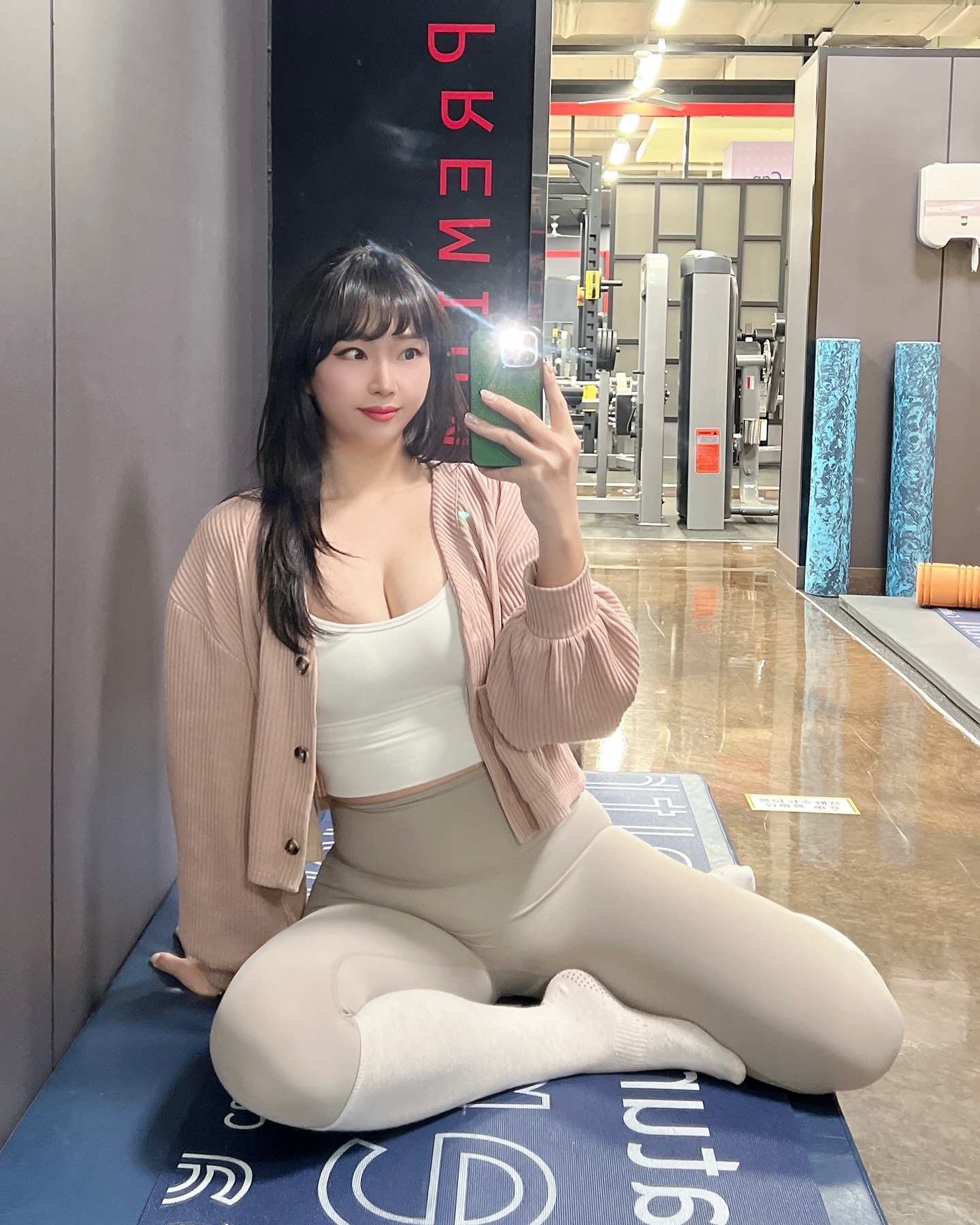 _
어제 누가 DM으로 권은비 닮았다 카던데,
권은비님한테 죄송하네🥲