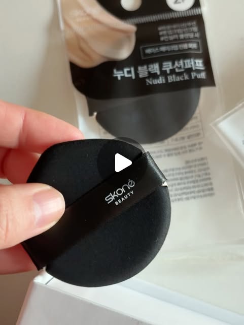영롱 | 요즘 메이크업할 때 가장 중요하게 보는 게 바로 도구거든요✨
베이스 표현이 얼마나 밀착되느냐, 아이 메이크업이 얼마나 섬세하게 완성되느냐가 결국 브러쉬와 퍼프에서 차이가 나더라구요.

이번에 새롭게 출시된 스코네뷰티 메이크업 브러쉬 5종 세트 &... | Instagram