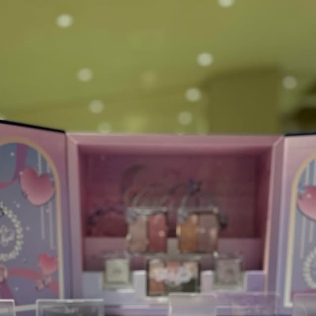 혁 on Instagram: "#광고
더 현대 비클린 투에이엔
Girl Night Collection

12.5~12 진행되는 팝업스토어
걸스나잇 컬렉션 보기만해도 영롱보스..⭐️
크리스마티 주인공은 나야나.. !

최대40%할인이 진행중이며 
제품 1개만구매해도 참여할 수 있는 스쿱이벤트까지
아낌없이 가져가는 혜자팝업..🫰🏻
또가고싶은 그런곳

심지어 쉐도우도 블러셔도 하이라이터도 예쁜데 웨 안가!
🥺🥺

#광고 #투에이엔 #2an #투에이엔팝업 #걸스나잇컬렉션 #듀얼치크 #퓨어글래시하이라이터 #베러미아이팔레트 #더현대
#더현대팝업 #더현대비클린팝업 #비클린팝업 #팝업추천
#팝업스토어 #연말데이트"